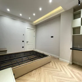 In Baku 92.0 m² apartment is for sale - Image 9