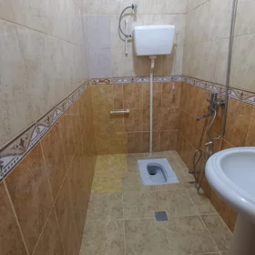 In Binəqədi rayonu 80.0 m² house with 3.0 rooms is for sale - Image 6