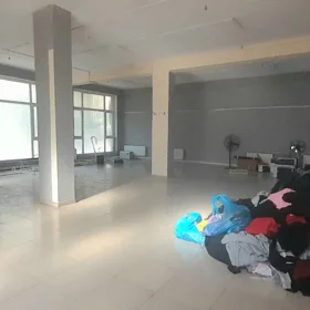 In Xətai rayonu 300.0 m² commercial is for rent - Image 9