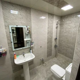 In Binəqədi rayonu 75.0 m² apartment is for sale - Image 2