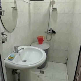 In Baku 100.0 m² apartment is for sale - Image 7