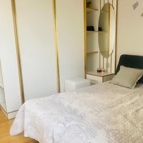 In Baku 80.0 m² apartment is for rent - Image 6