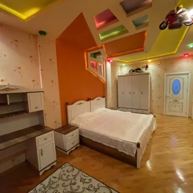 In Baku 135.0 m² apartment is for sale - Image 10
