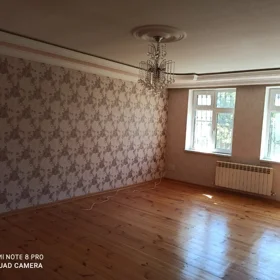 In Baku 400.0 m² house with 8.0 rooms is for sale - Image 9