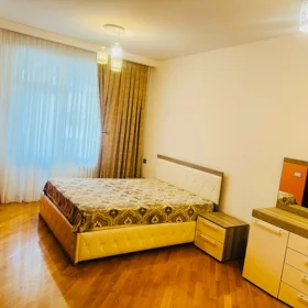 In Baku 80.0 m² apartment is for rent - Image 5