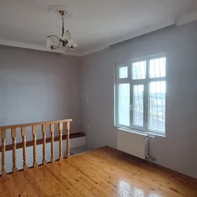 In Baku 110.0 m² house with 4.0 rooms is for sale - Image 2