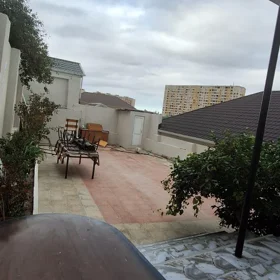 In Baku 110.0 m² house with 4.0 rooms is for sale - Image 3