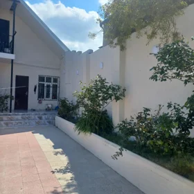 In Baku 110.0 m² house with 4.0 rooms is for sale - Image 5