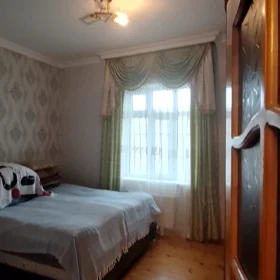 In Baku 110.0 m² house with 4.0 rooms is for sale - Image 9
