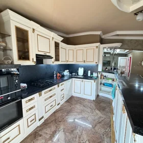 In Baku 140.0 m² apartment is for sale - Image 2