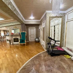 In Baku 140.0 m² apartment is for sale - Image 3
