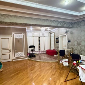 In Baku 140.0 m² apartment is for sale - Image 6