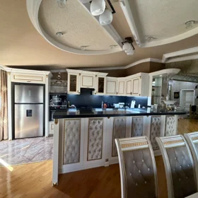 In Baku 140.0 m² apartment is for sale - Image 10