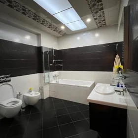 In Baku 140.0 m² apartment is for rent - Image 10