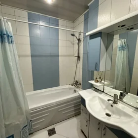 In Baku 130.0 m² apartment is for sale - Image 8