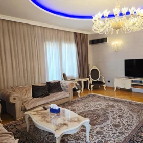 In Baku 178.0 m² apartment is for sale - Image 3