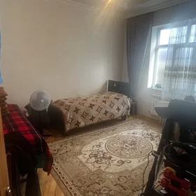 In nan 200.0 m² house with 4.0 rooms is for sale - Image 9