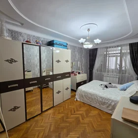 In Baku 74.0 m² apartment is for sale - Image 4