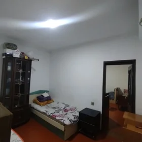 In Baku 35.0 m² house with 2.0 rooms is for sale - Image 2