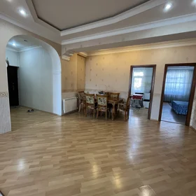 In Baku 126.0 m² apartment is for rent - Image 10