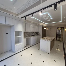 In Baku 225.0 m² apartment is for sale - Image 2
