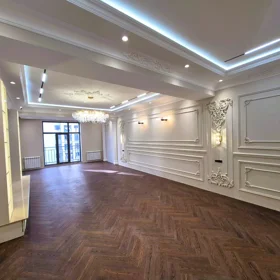 In Baku 225.0 m² apartment is for sale - Image 6