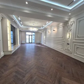In Baku 225.0 m² apartment is for sale - Image 9