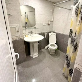 In Baku 100.0 m² apartment is for rent - Image 2
