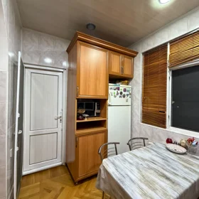 In Baku 80.0 m² apartment is for rent - Image 8
