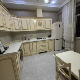 In Baku 80.0 m² apartment is for rent - Image 5