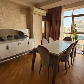 In Baku 110.0 m² apartment is for rent - Image 4