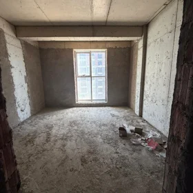 In Baku 105.0 m² apartment is for sale - Image 3