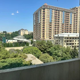 In Baku 140.0 m² apartment is for rent - Image 2