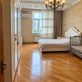 In Baku 116.0 m² apartment is for sale - Image 2