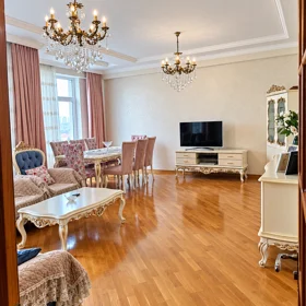 In Baku 116.0 m² apartment is for sale - Image 7