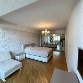 In Baku 100.0 m² apartment is for rent - Image 9
