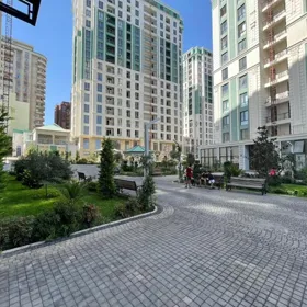 In Baku 140.0 m² apartment is for sale - Image 3