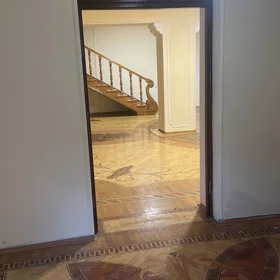In Baku 370.0 m² house with 7.0 rooms is for sale - Image 9