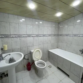 In Baku 90.0 m² apartment is for sale - Image 10