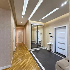 In Baku 165.0 m² apartment is for sale - Image 6