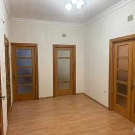 In Baku 144.0 m² apartment is for sale - Image 3