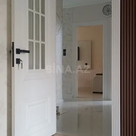 In Baku 110.0 m² apartment is for sale - Image 6