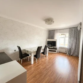 In Baku 100.0 m² apartment is for sale - Image 3
