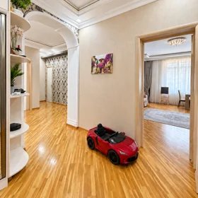 In Baku 115.0 m² apartment is for sale - Image 9