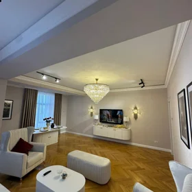 In Baku 147.0 m² apartment is for sale - Image 5
