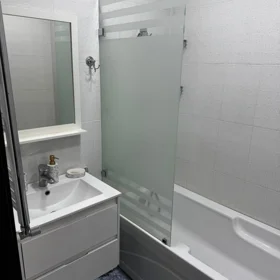 In Baku 90.0 m² apartment is for rent - Image 5