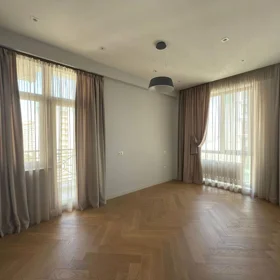 In Baku 134.0 m² apartment is for sale - Image 4