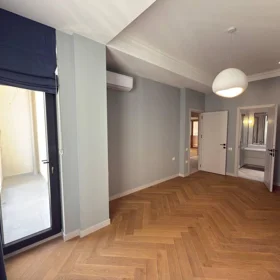 In Baku 134.0 m² apartment is for sale - Image 8