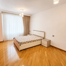 In Baku 75.0 m² apartment is for rent - Image 4