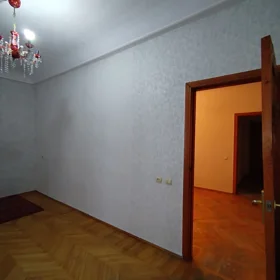 In Baku 65.0 m² apartment is for sale - Image 4